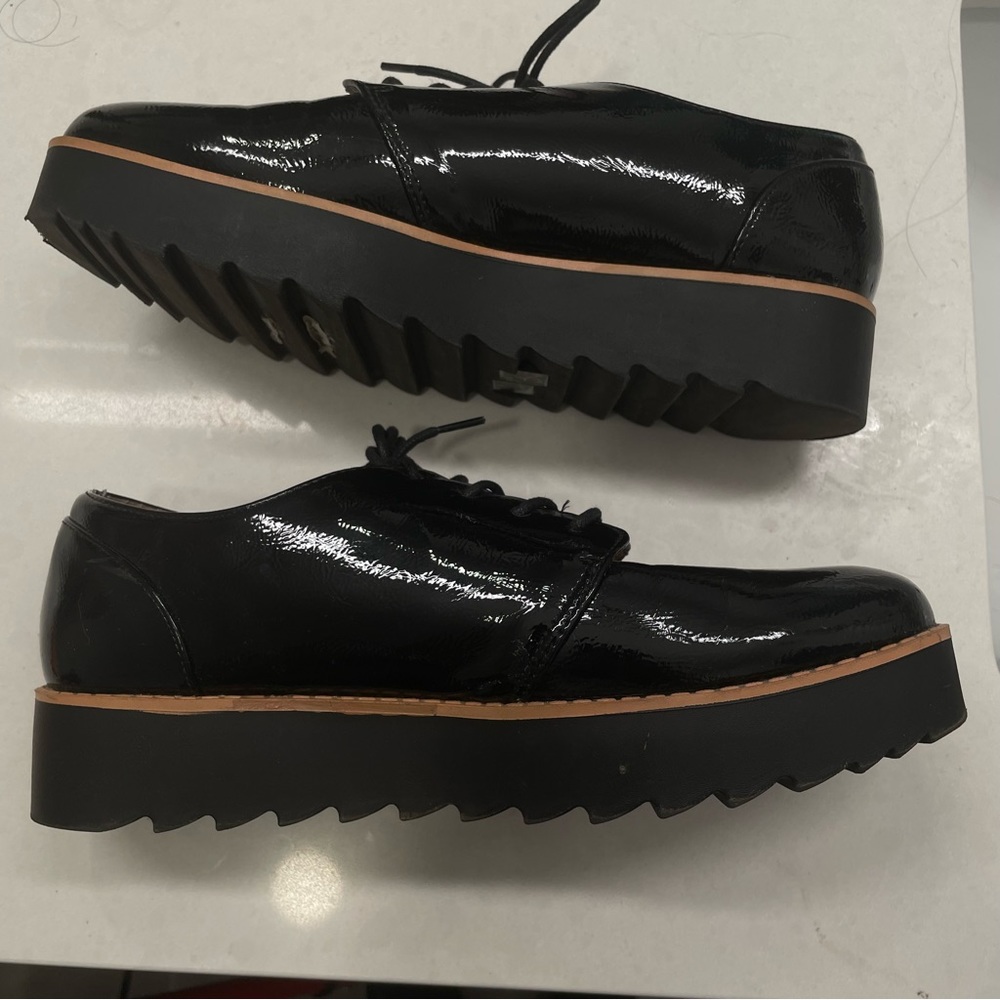 LaundryList platform shoe size 9